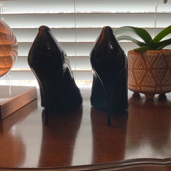 Stuart Weitzman Heels - Picture 5 of 9